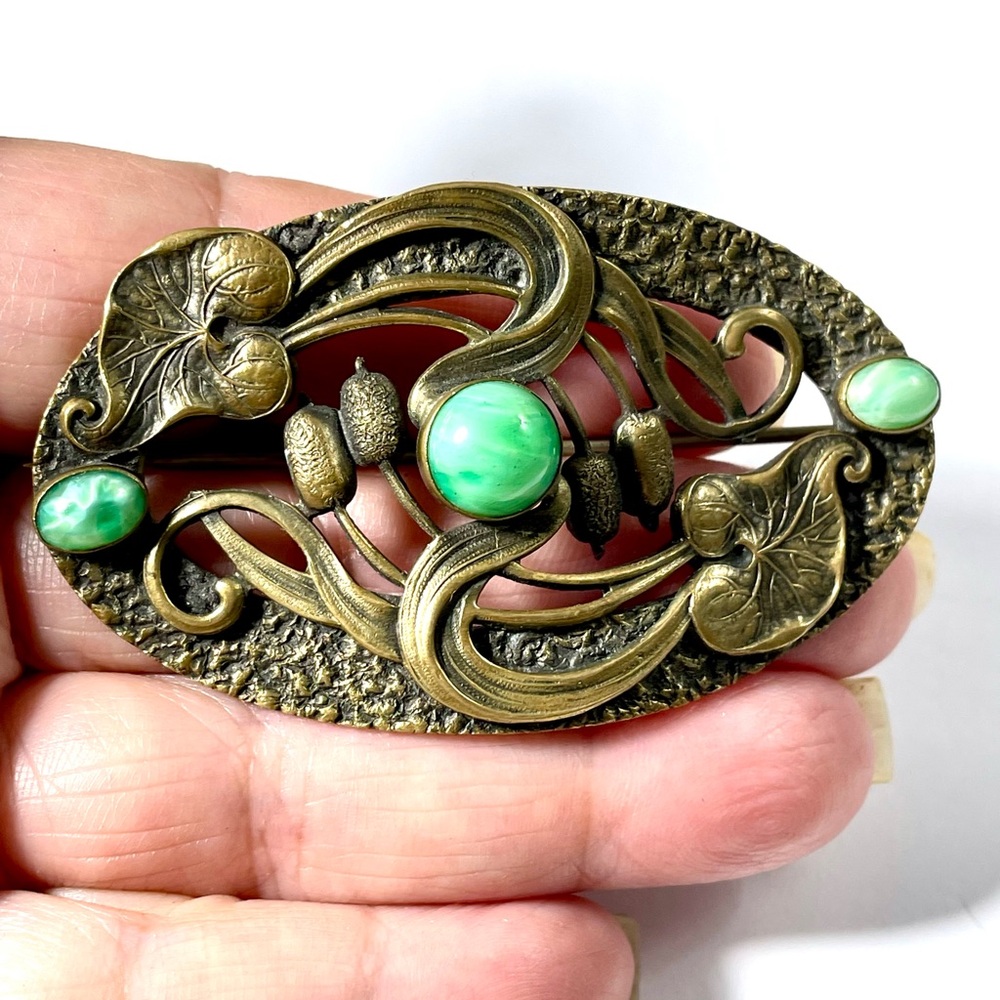 Fantastic Art Nouveau Brooch Brass Green Peking Glass Cabochons Nature Theme Pin - Picture 2 of 7